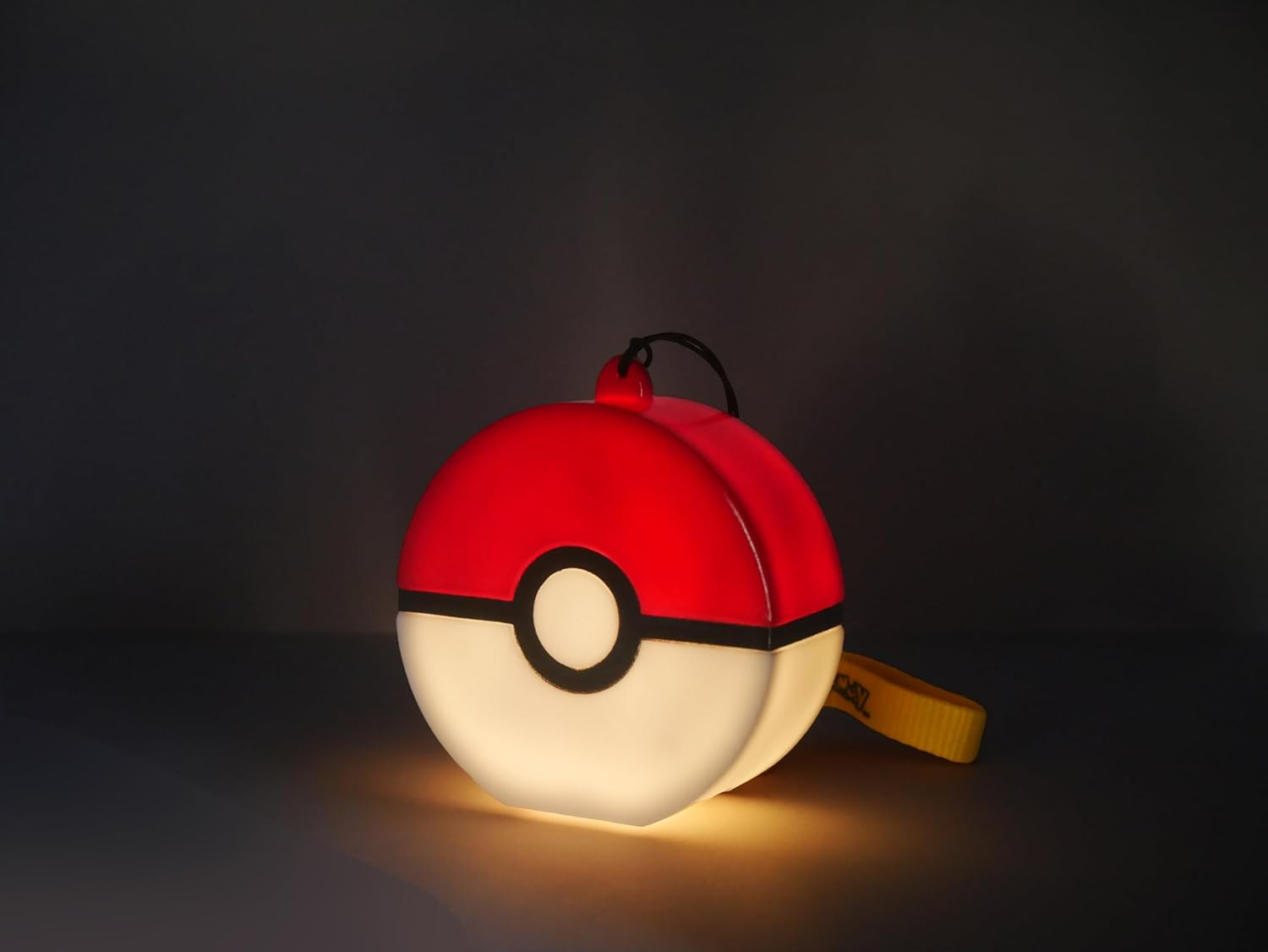 Pokemon Pokeball Light Up Figurine